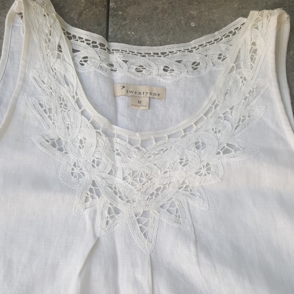 Forever 21 White Woven Sleeveless Tunic Top - Picture 2 of 8